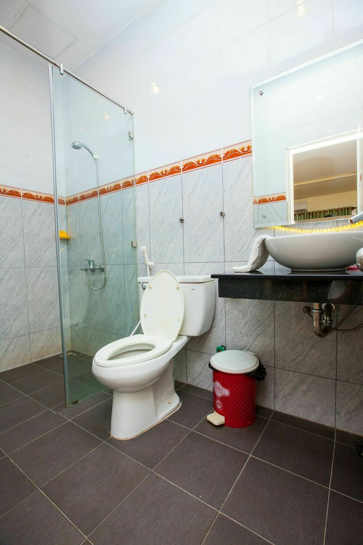 Khách sạn Saigon Crystal 2*