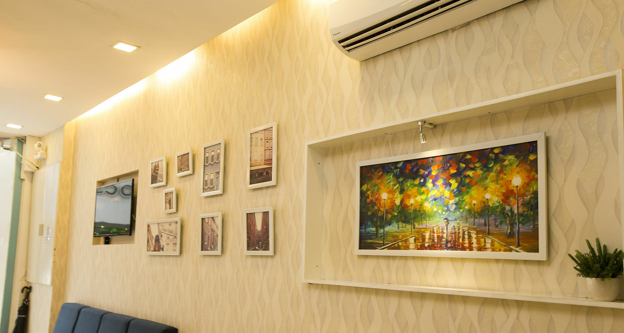 Saigon Crystal 2* TP. Hồ Chí Minh